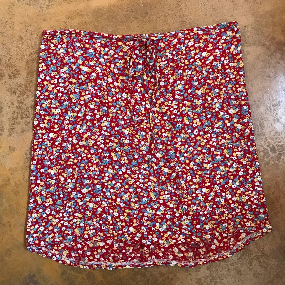 Moda International floral skirt, size 4 petite